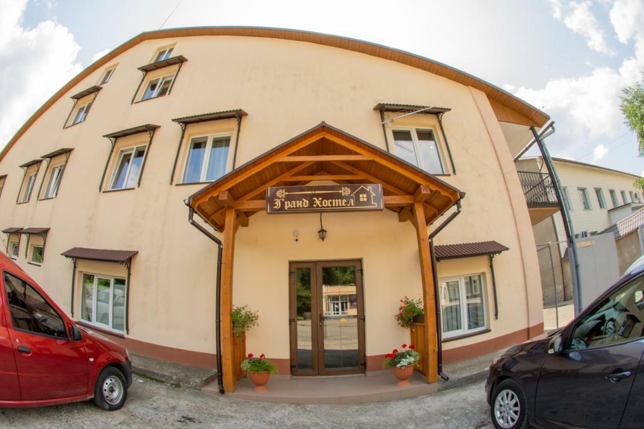 Гранд Хостел Csernyivci Kültér fotó